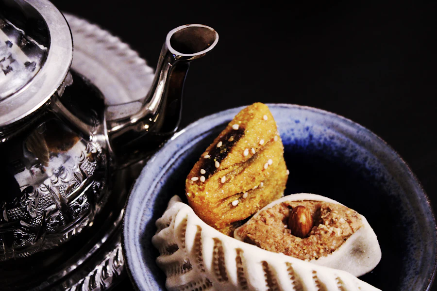 Pâtisseries orientales et théière